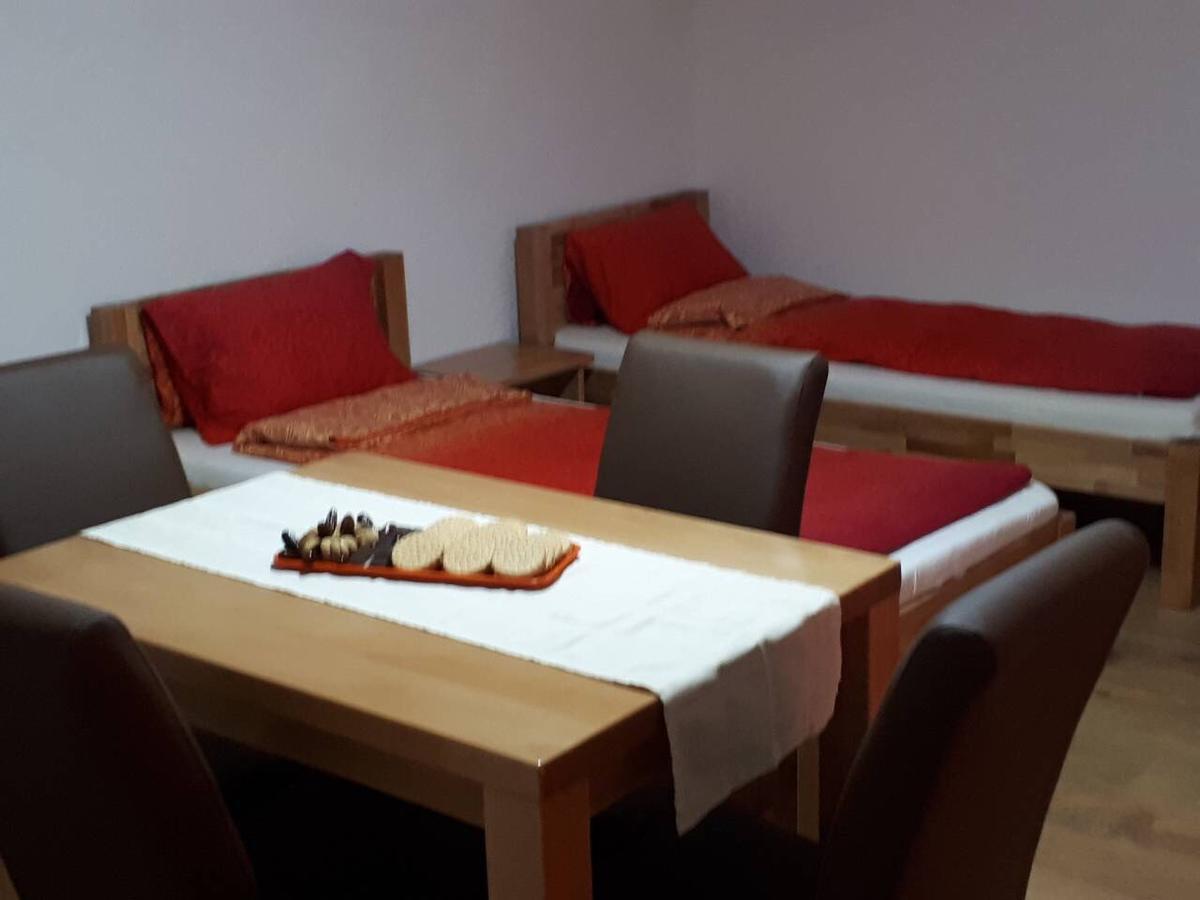 Apartmani Tajra Високо Екстериор снимка